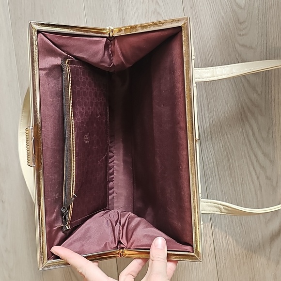 Vintage JR White Leather MCM Shoulder Bag - Picture 7 of 15